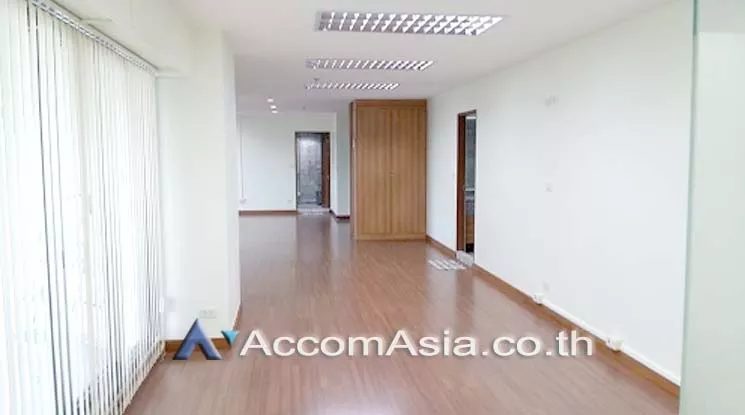 unit Office space For Rent in Silom, Bangkok  near BTS Surasak (AA16857)